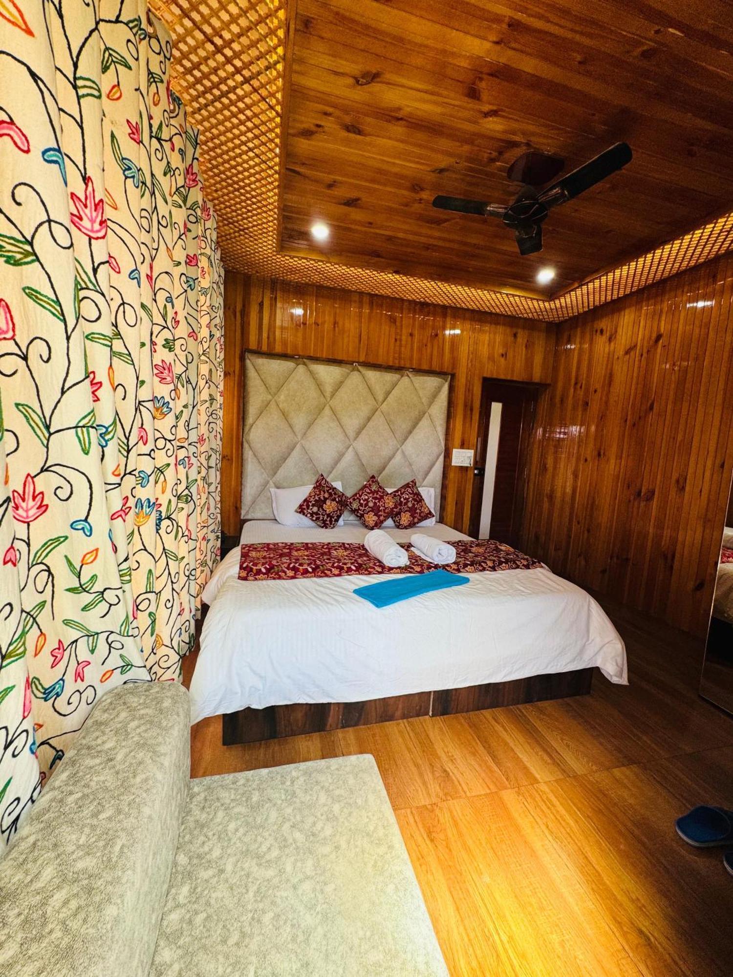 Frosty Mountain Resort Pahalgam Exterior photo