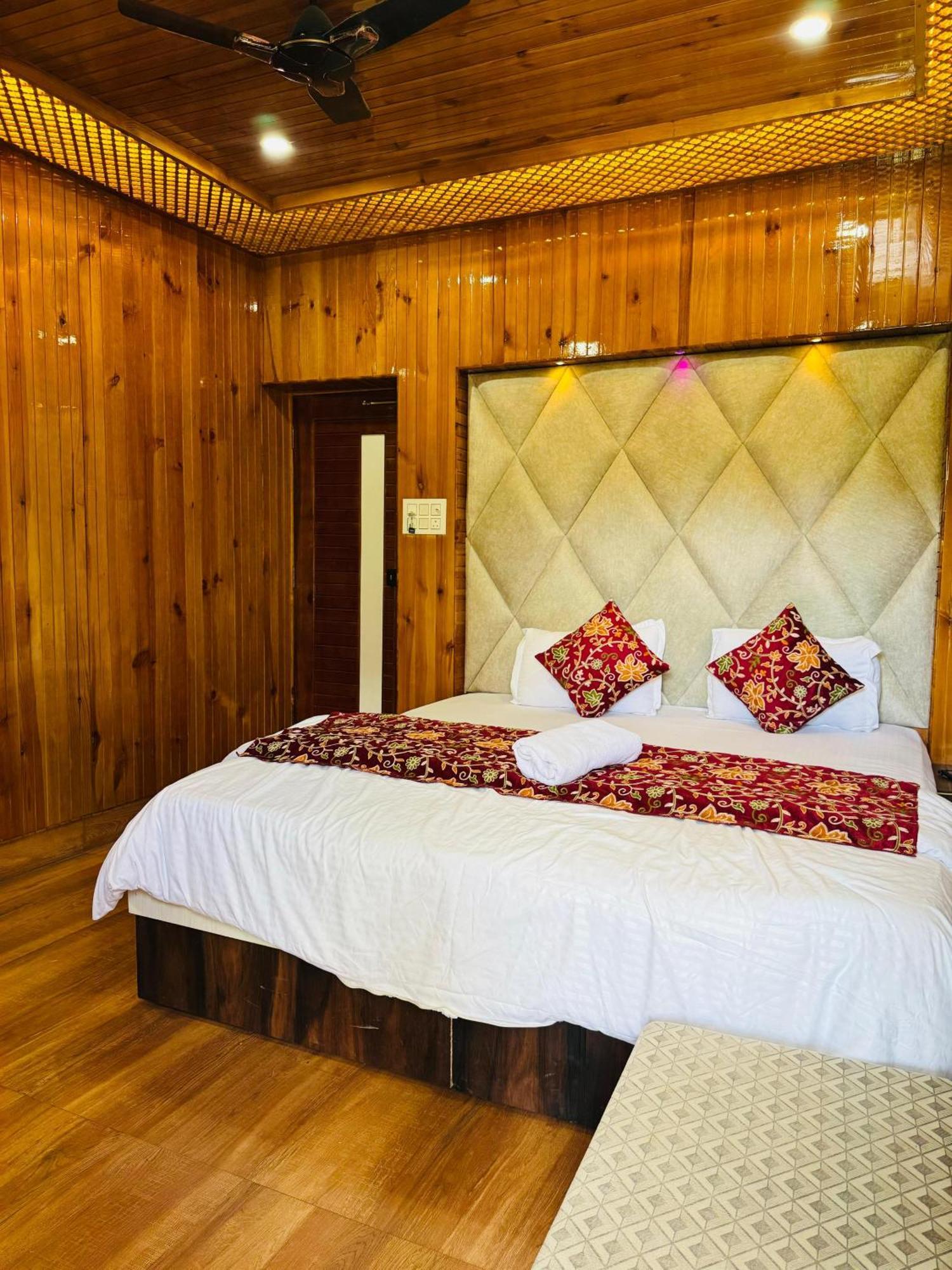 Frosty Mountain Resort Pahalgam Exterior photo