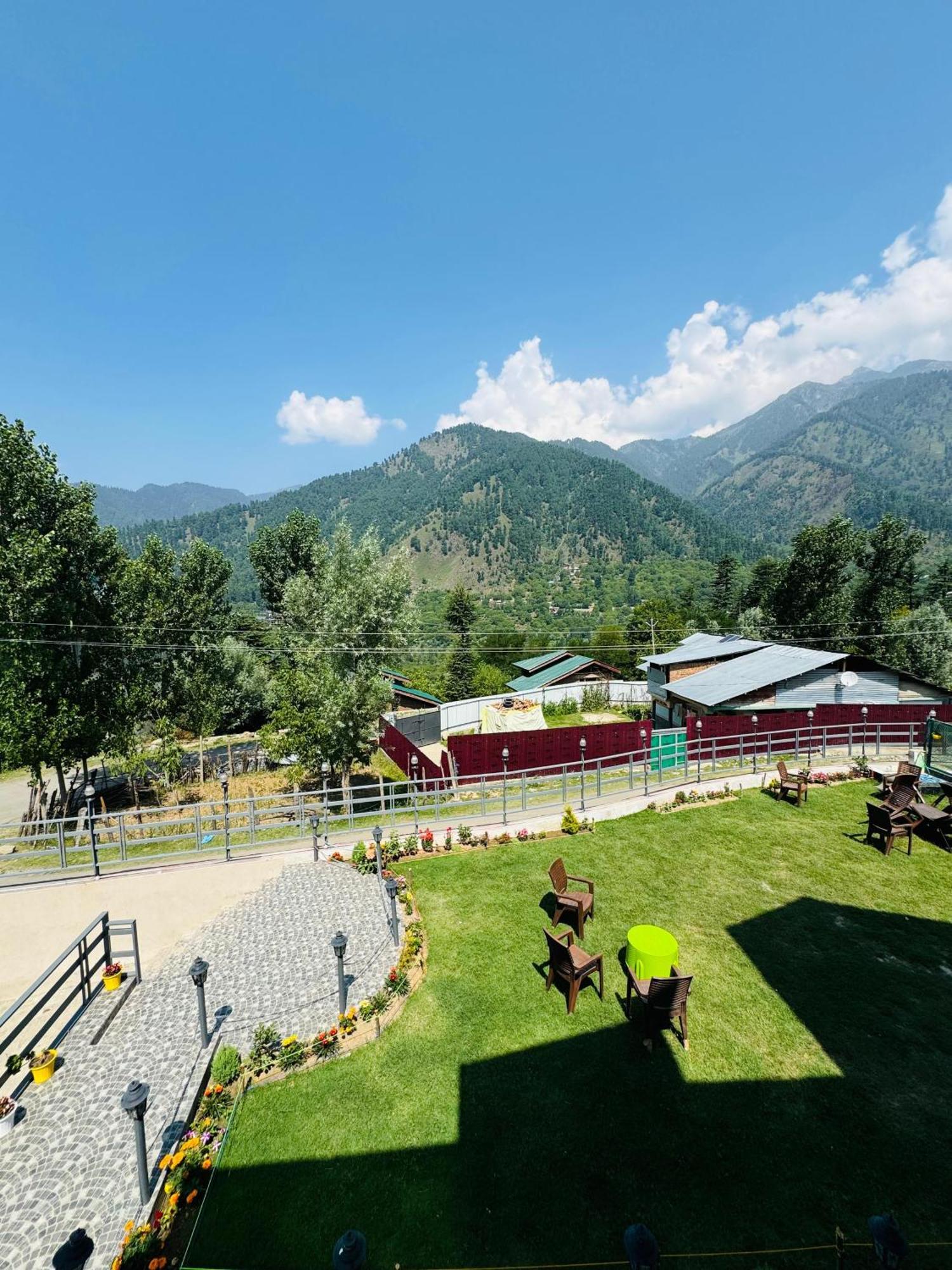 Frosty Mountain Resort Pahalgam Exterior photo